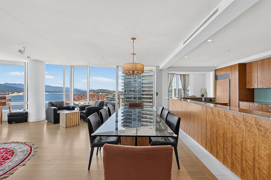 3101 1077 W Cordova Street
