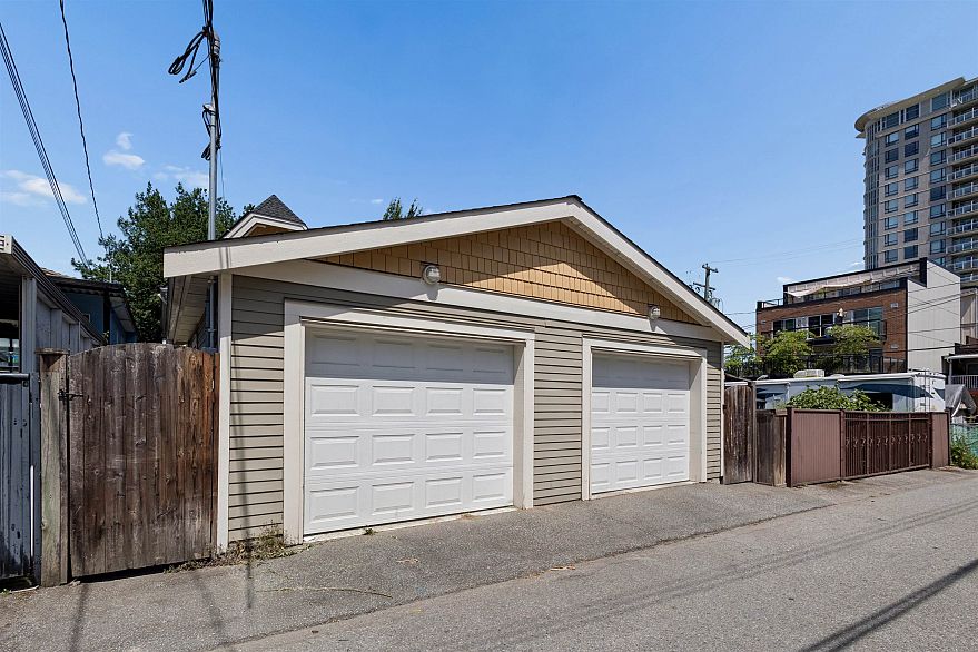 1336 E 23 Avenue