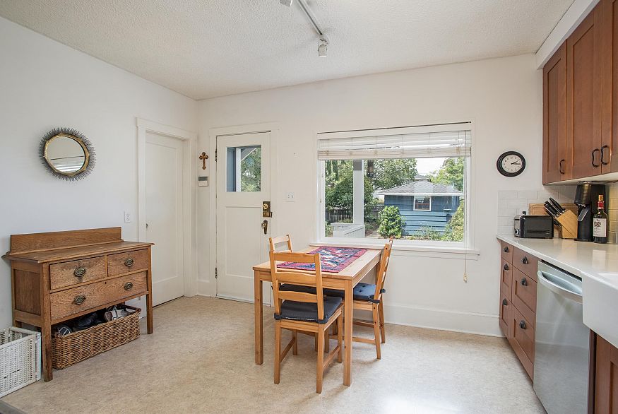87 W 41st Avenue