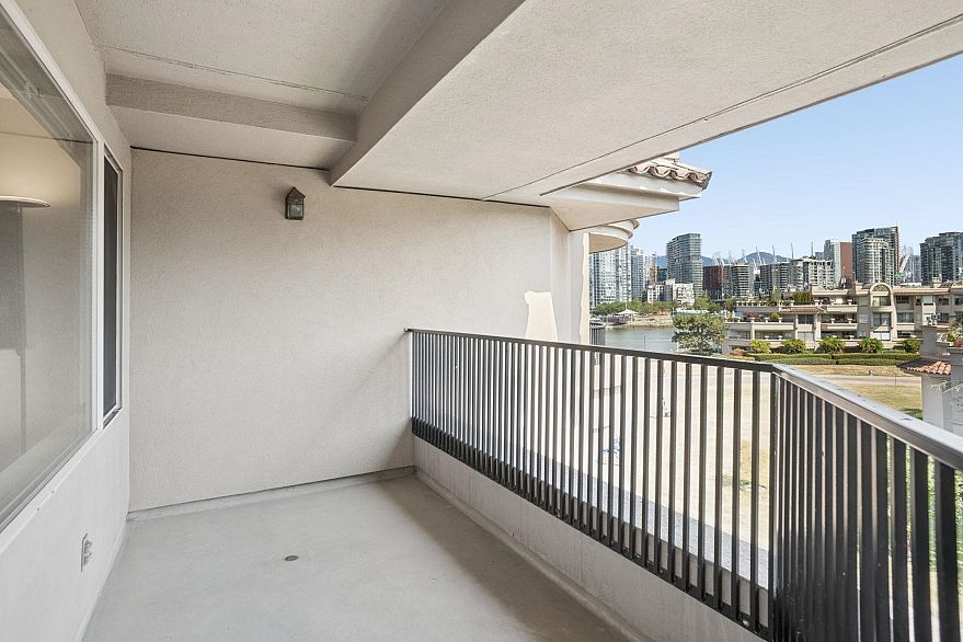 412 525 Wheelhouse Square