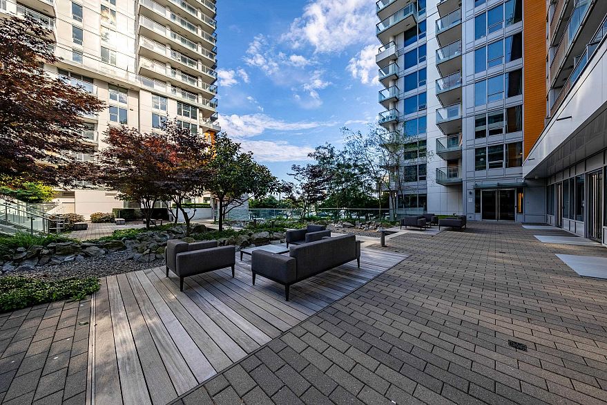 512 433 SW Marine Drive