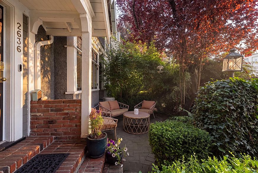 2636 Hemlock Street