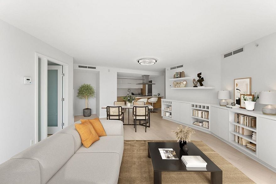 305 8 Smithe Mews