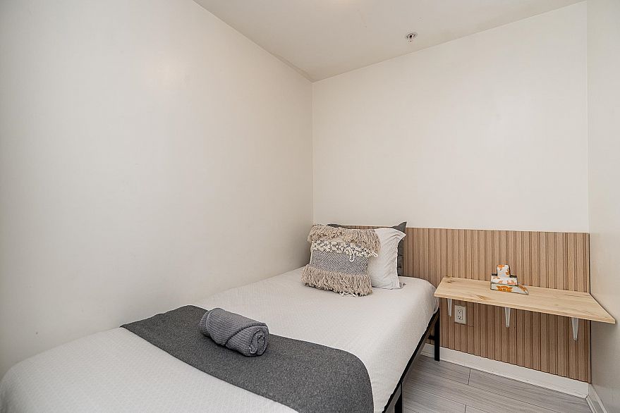 1002 689 Abbott Street