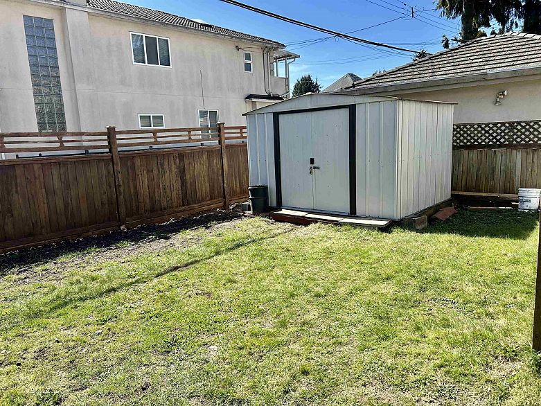 1544 W 68th Avenue