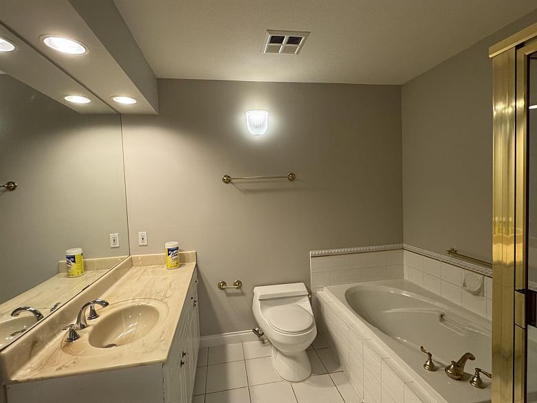 308 5835 E Hampton Place