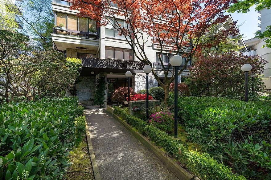 902 1165 Burnaby Street