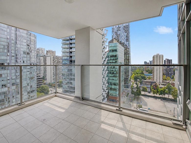 1903 1616 Bayshore Drive