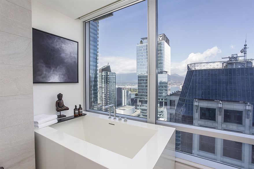 3402 1111 Alberni Street