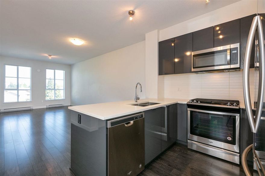 419 15138 34 AVENUE, Surrey BC V3Z 0Y5