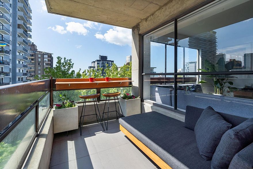 902 1165 Burnaby Street