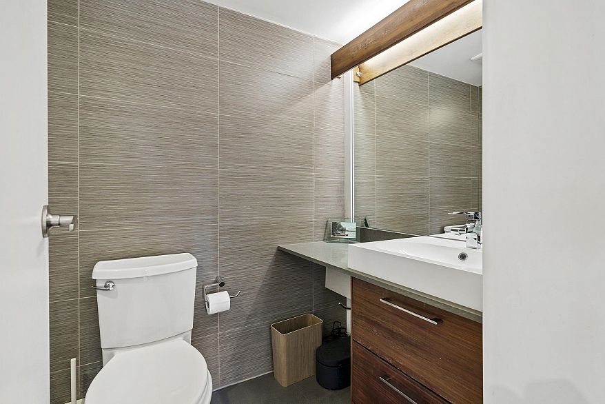 902 1165 Burnaby Street