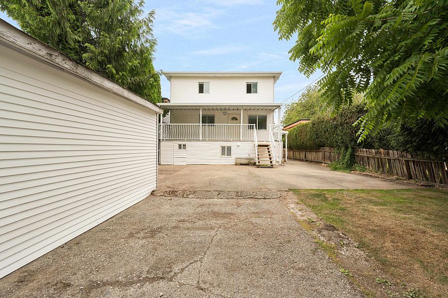1038 E 51st Avenue