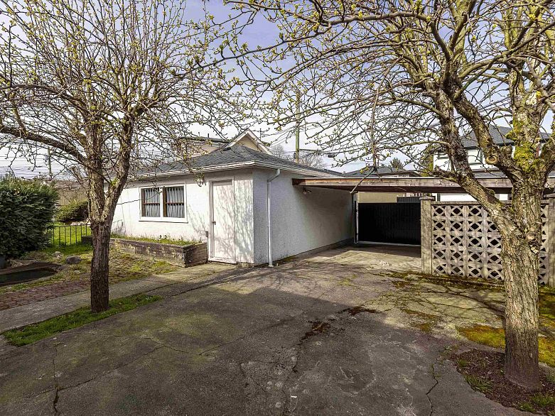 3369 Price Street