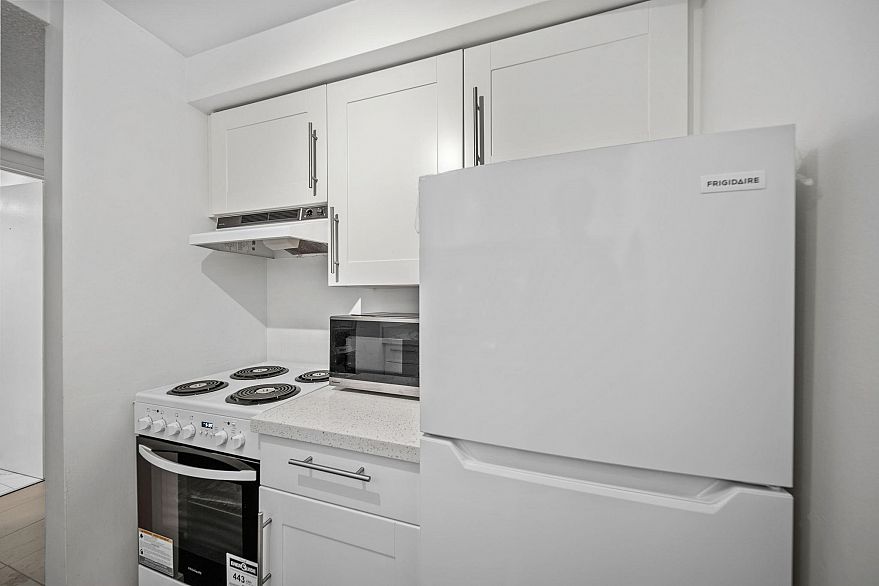 201 1270 Robson Street
