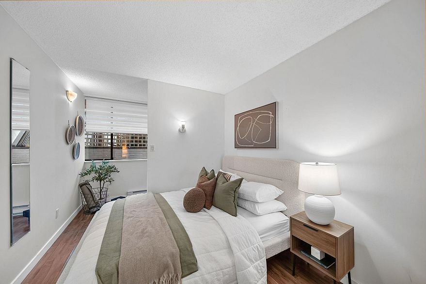 201 1270 Robson Street