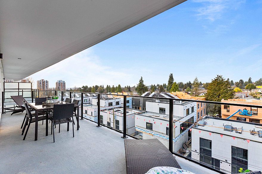 603 6859 Cambie Street