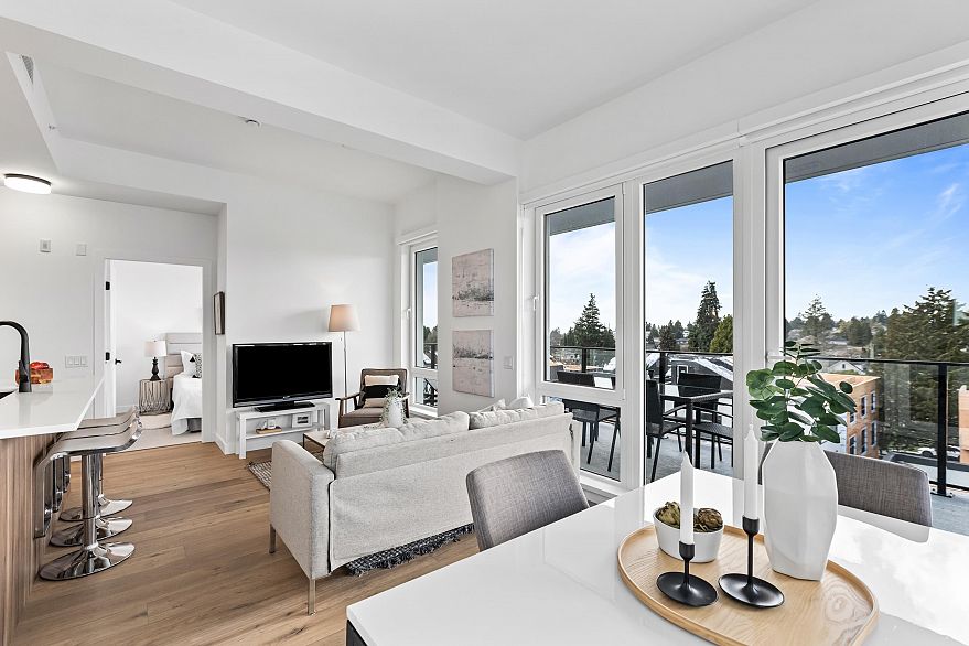 603 6859 Cambie Street