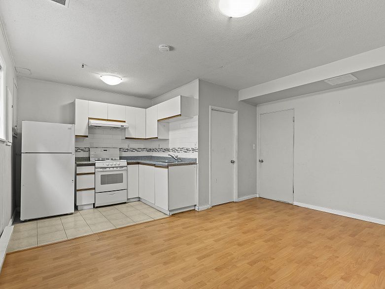 3369 Price Street