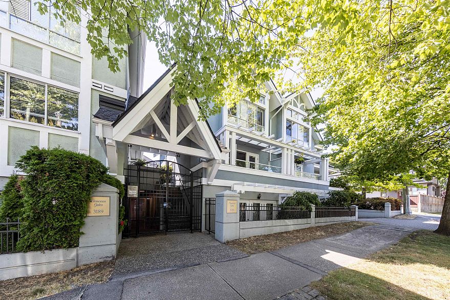 W102 3189 Camosun Street