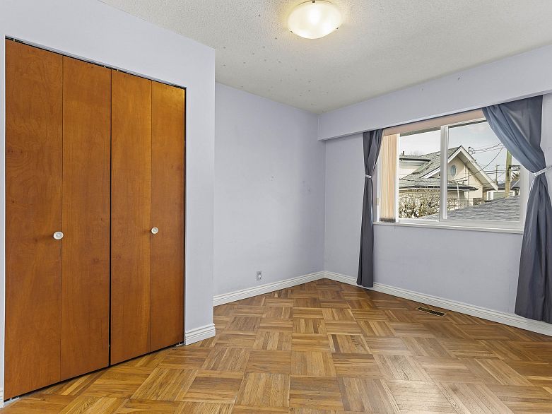 3369 Price Street