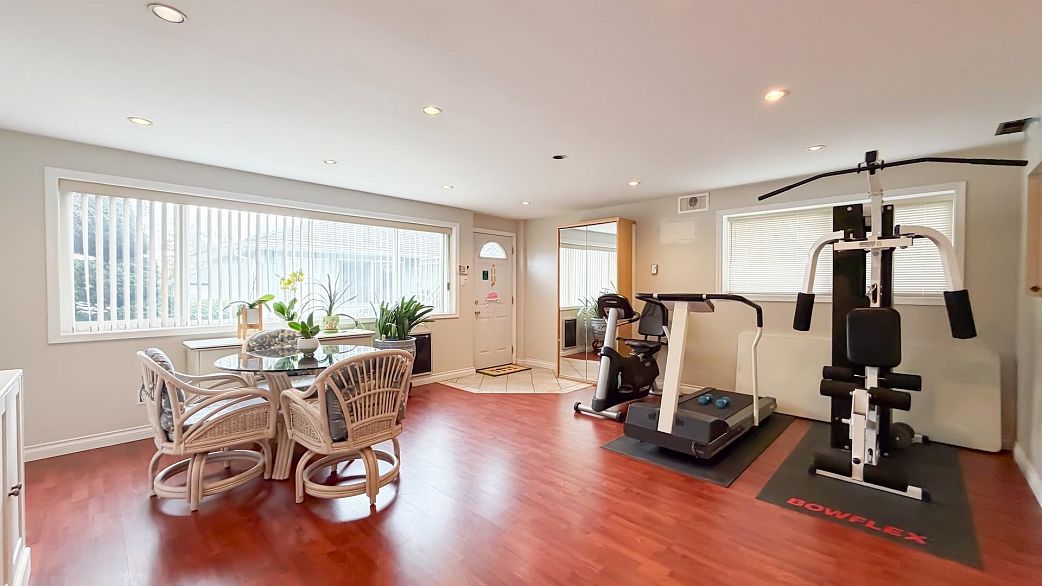 6462 Nanaimo Street