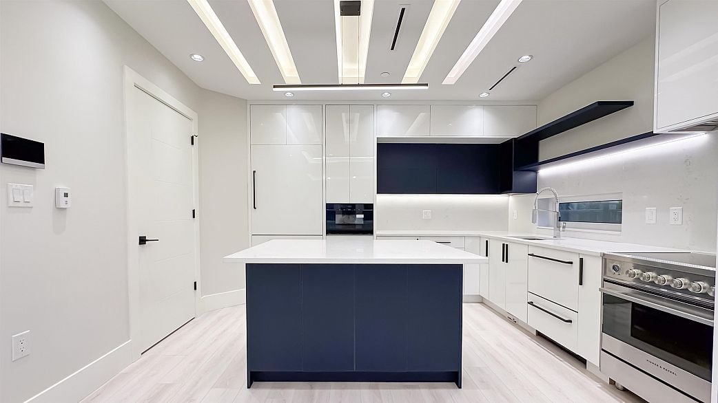 2373 W 7th Street