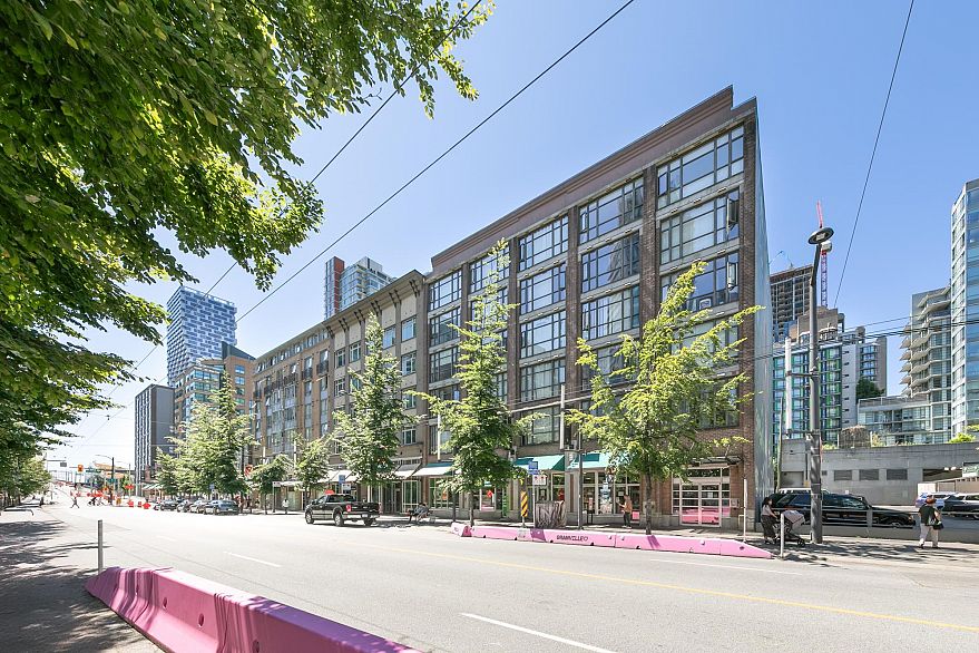 307 1249 Granville Street