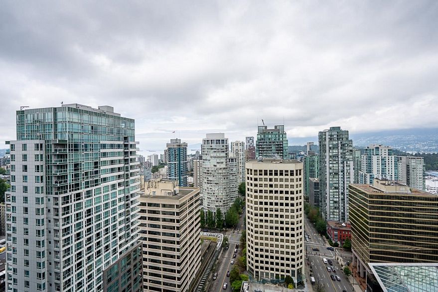 3001 1111 Alberni Street