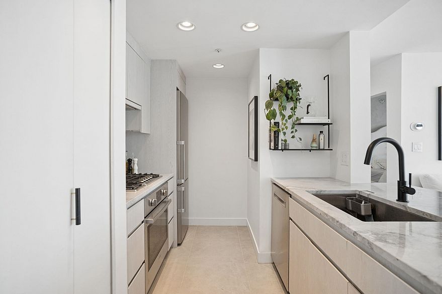 2905 198 Aquarius Mews