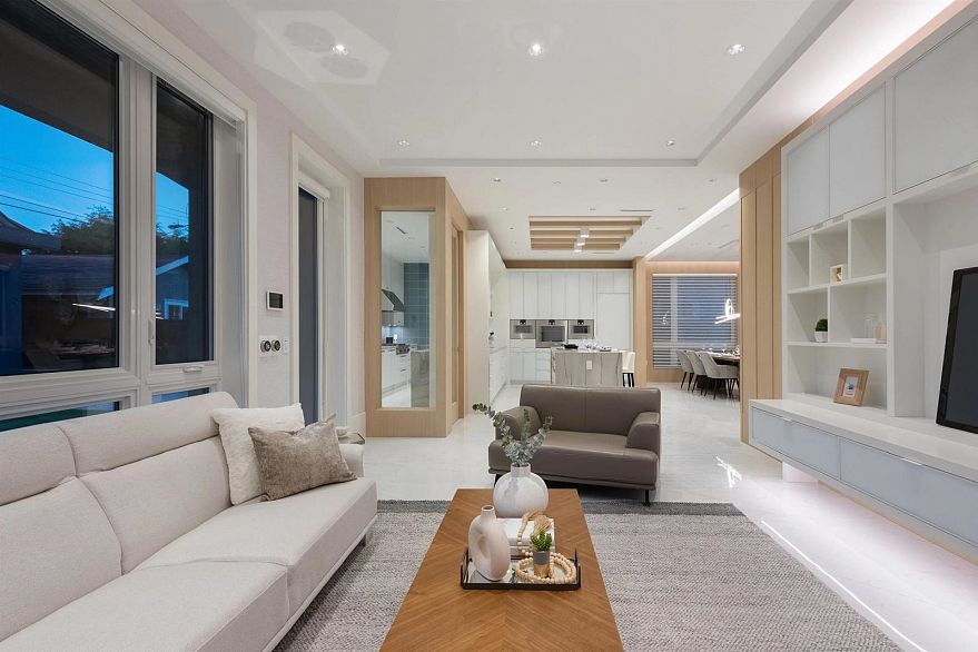 1 2128 W 21st Avenue