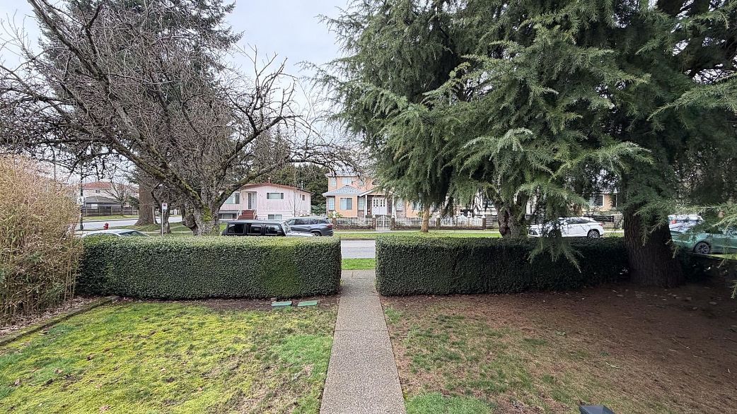 6462 Nanaimo Street