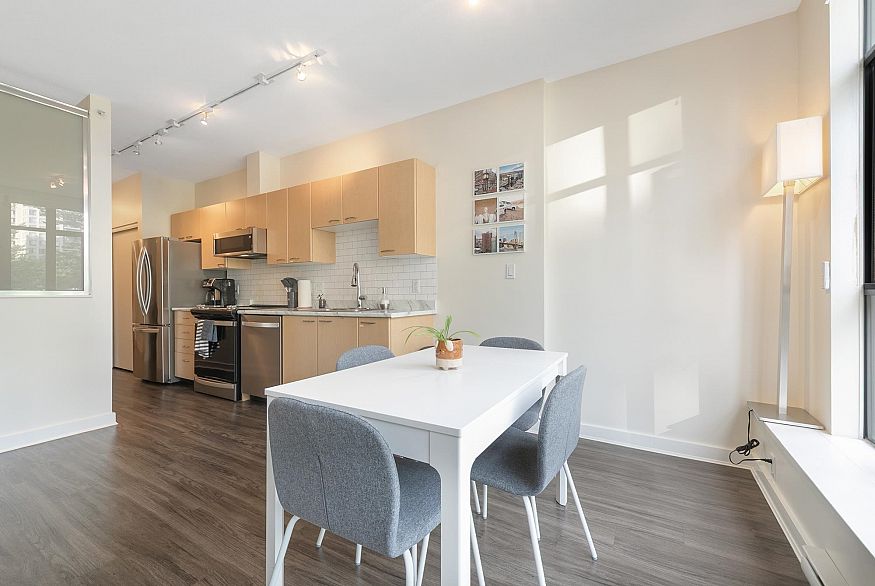 307 1249 Granville Street
