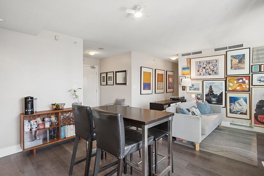 2201 918 Cooperage Way