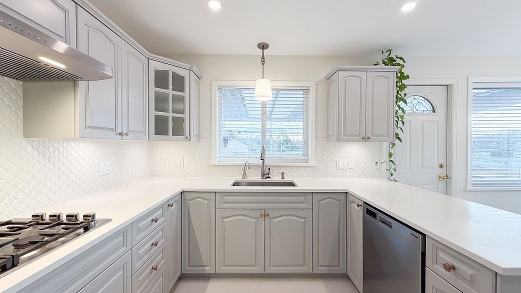 6462 Nanaimo Street