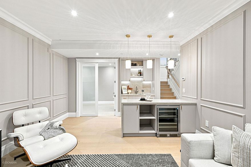 4432 Crown Street