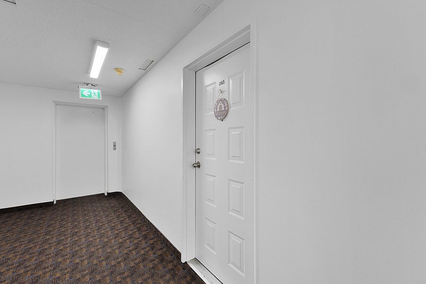 205 3043 270 Street