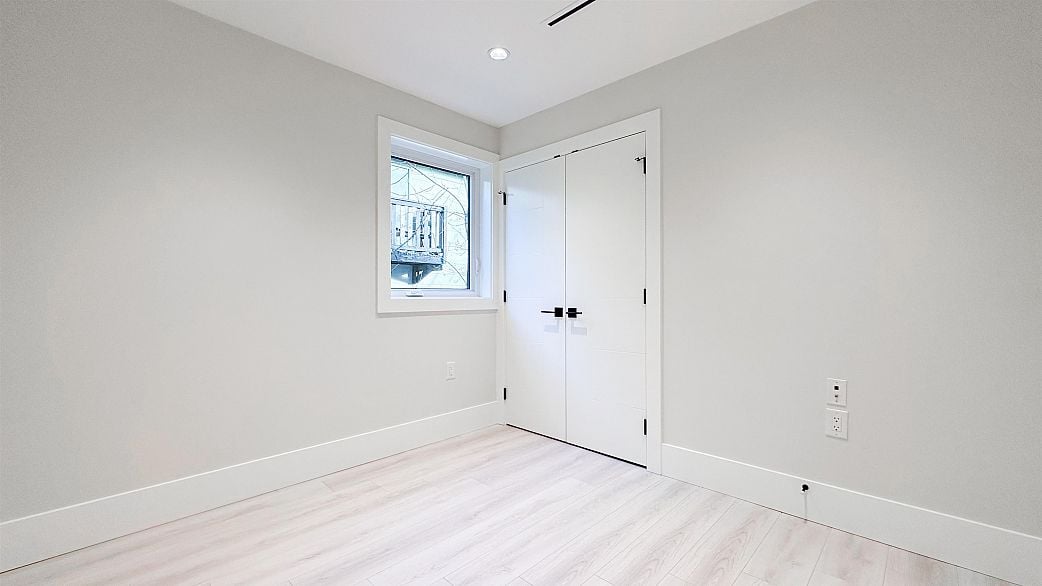 2373 W 7th Street
