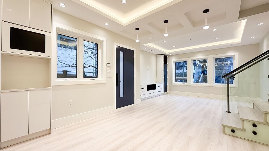 2373 W 7th Street