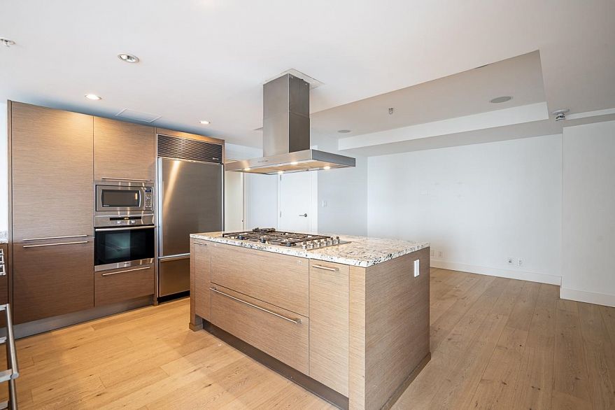 3001 1111 Alberni Street
