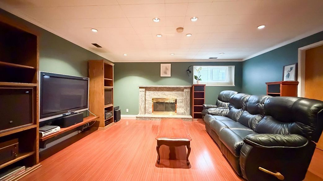 6462 Nanaimo Street