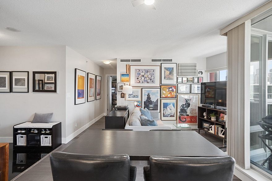 2201 918 Cooperage Way