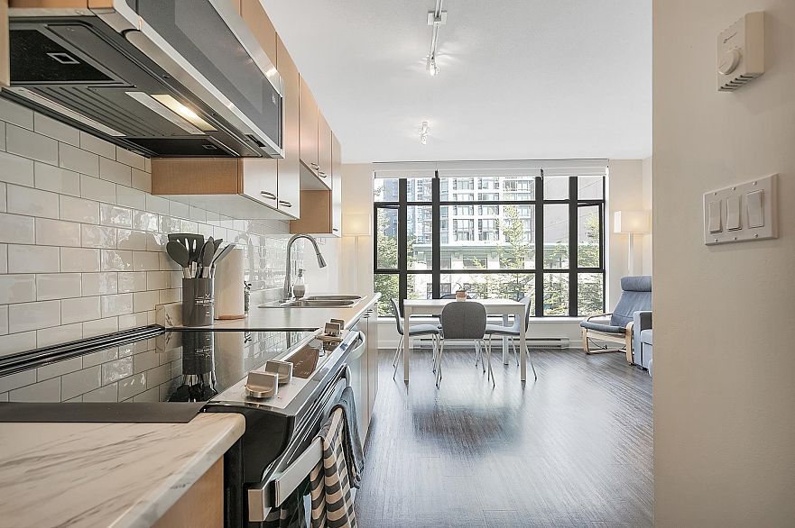 307 1249 Granville Street