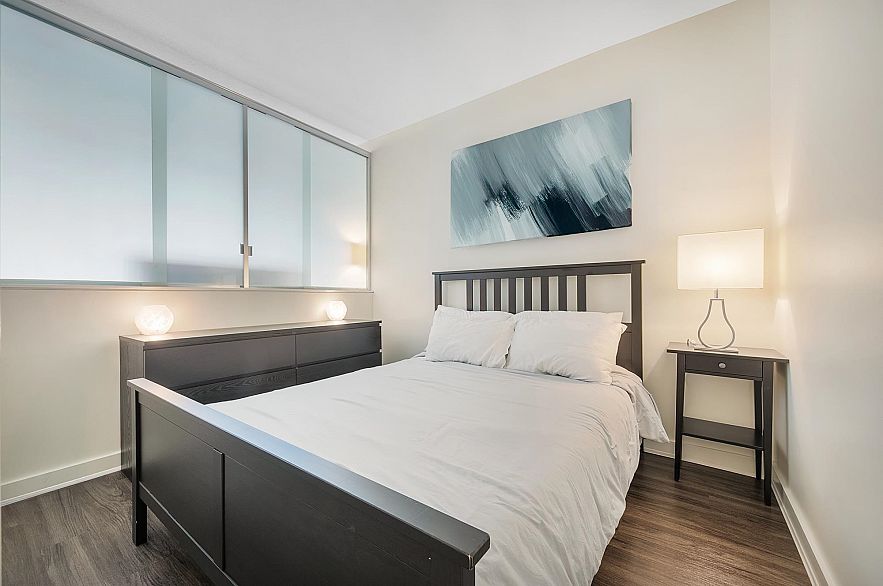 307 1249 Granville Street