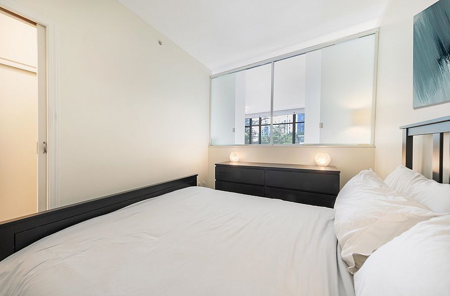 307 1249 Granville Street
