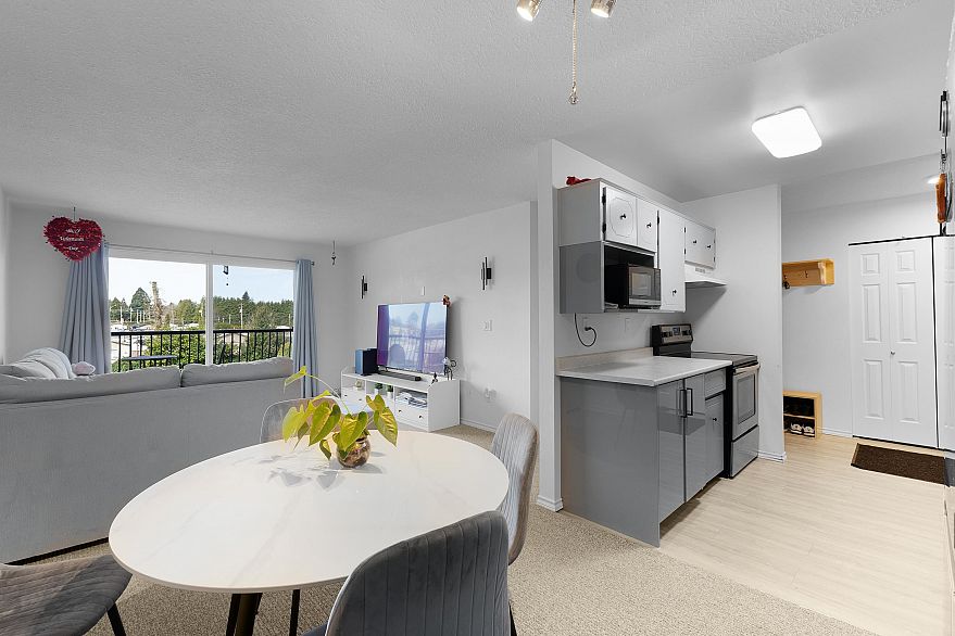 205 3043 270 Street