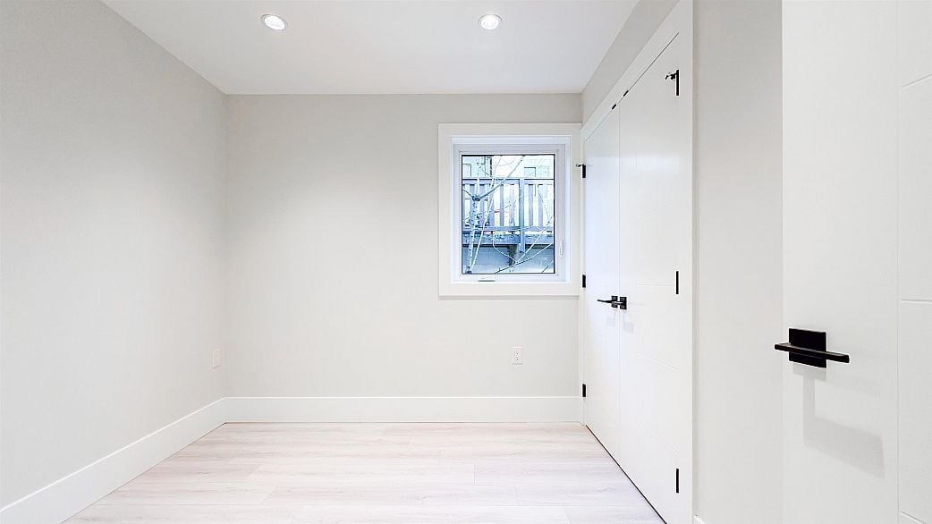 2373 W 7th Street