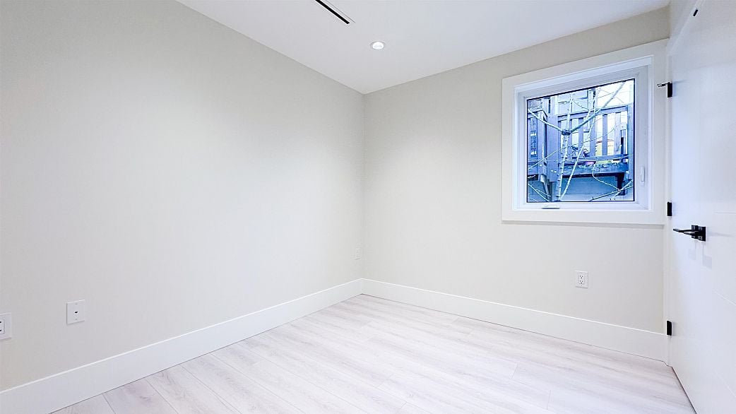 2373 W 7th Street