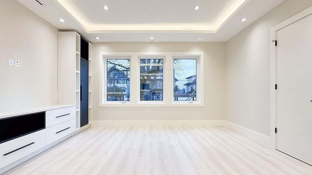 2373 W 7th Street