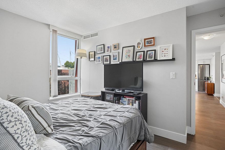 2201 918 Cooperage Way